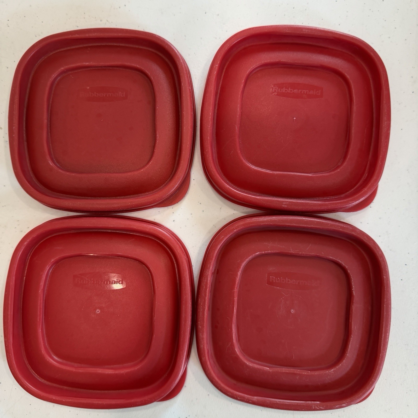 4 Rubbermaid 7J58 Red Square Replacement Lids For Food Storage Containers 4.5″