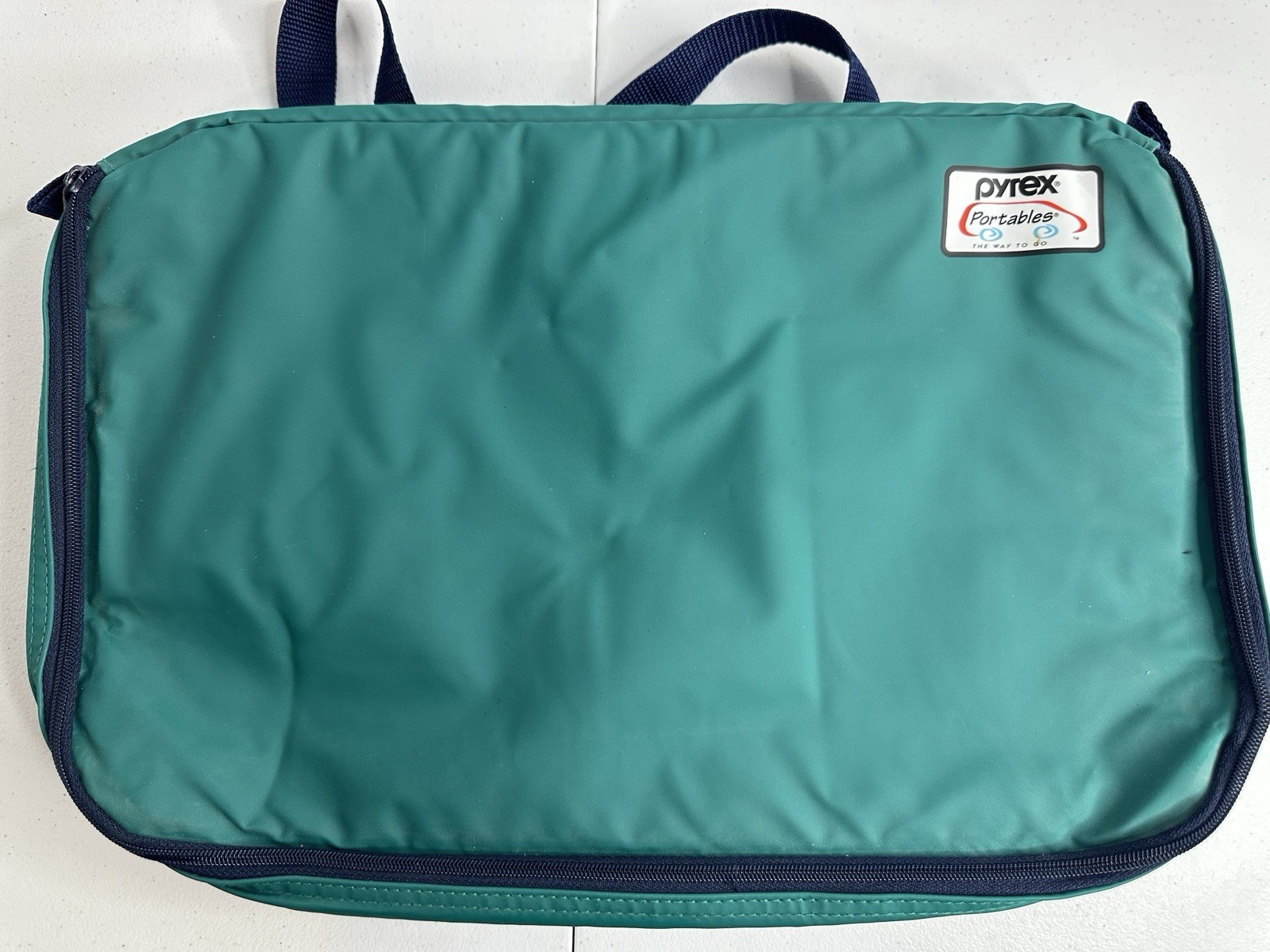Pyrex Portables Bag 17x10x3 Insulated Thermal Travel Food Hot Carrying Case 3qt