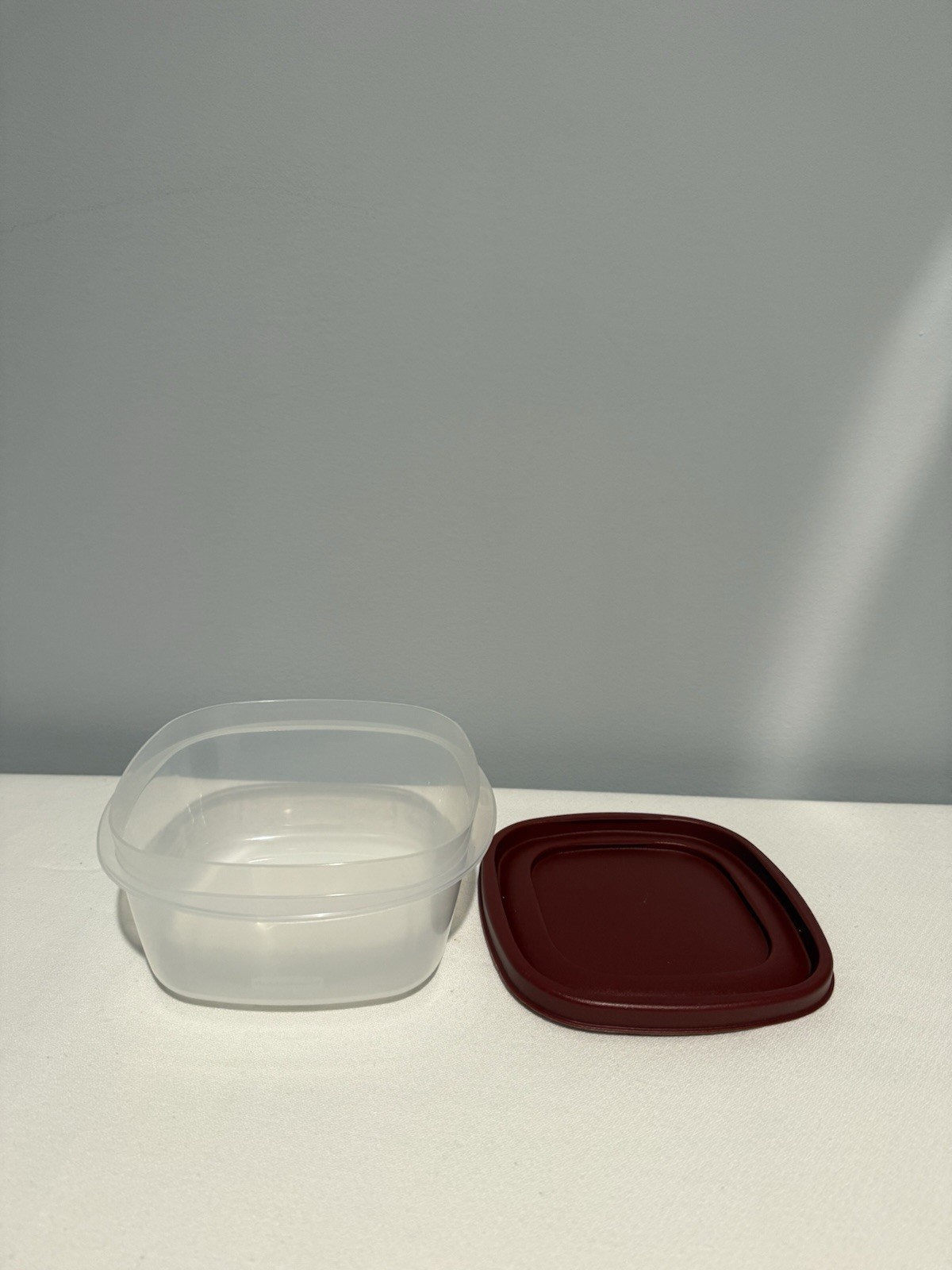 Rubbermaid 5 Cups Container With Lid