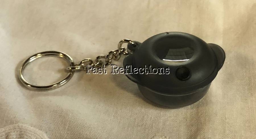 TUPPERWARE BLACK HEAT N SERVE KEYCHAIN KEYRING