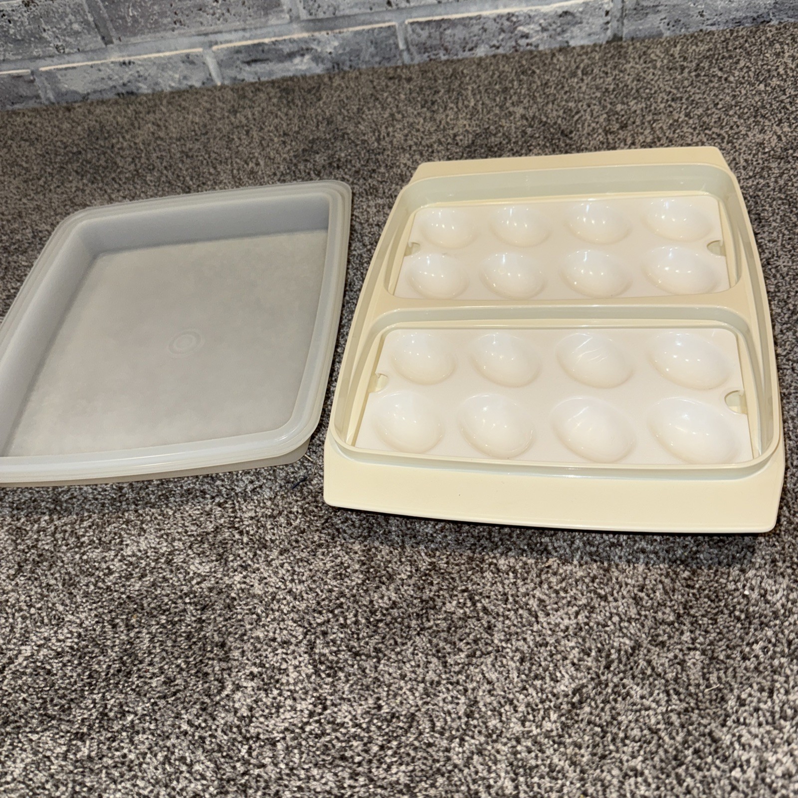 VTG Tupperware Deviled Egg Keeper Container, Beige Base ~ 4 Pieces