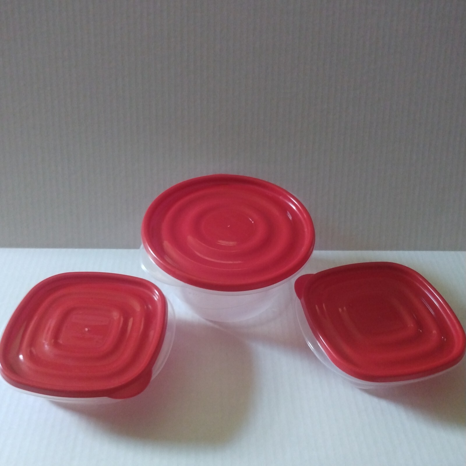 Rubbermaid 2 Pc Sandwich Containers and 1 bowl