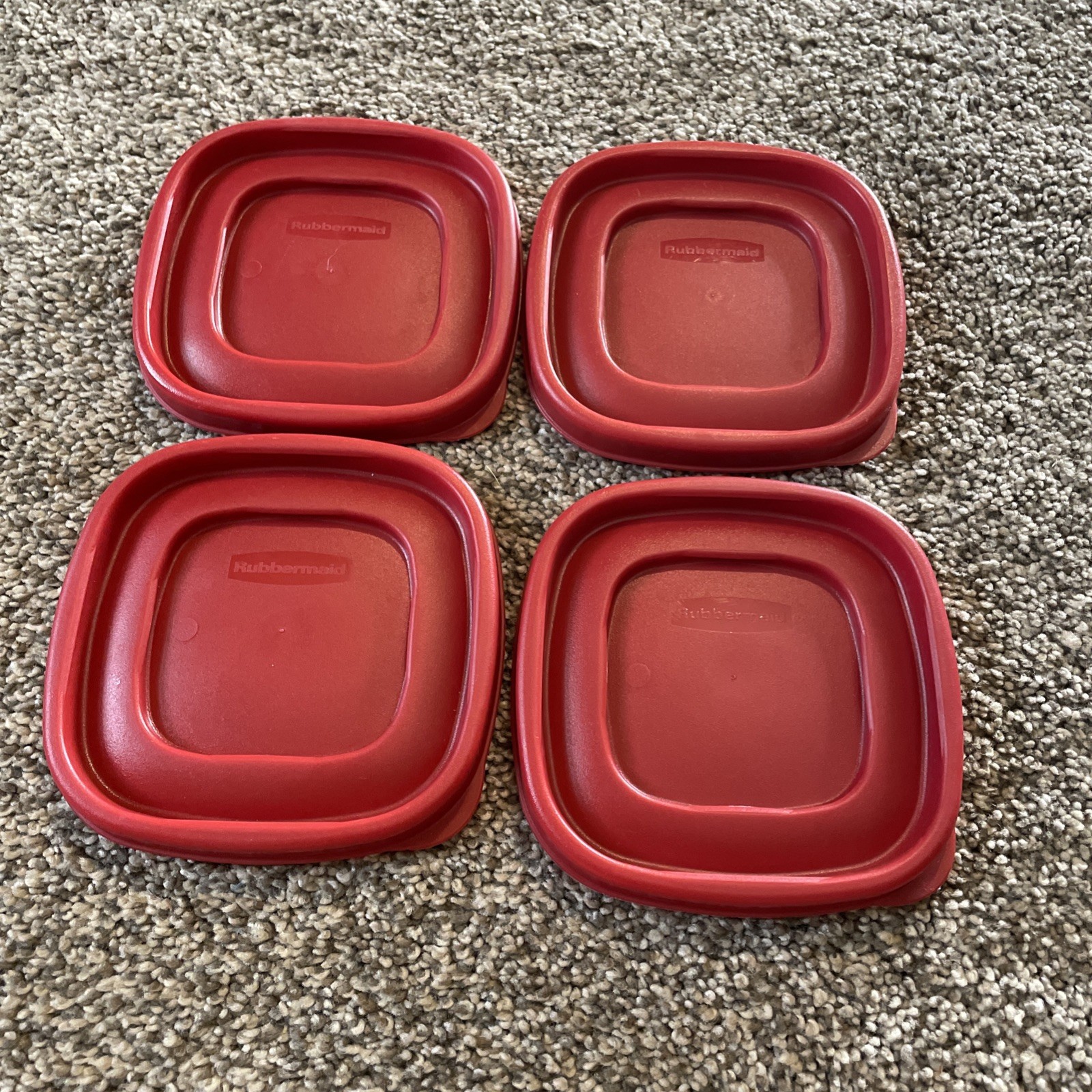 4 Rubbermaid Easy Find 7J58 Replacement Stackable Lids 4.5” Square, Red