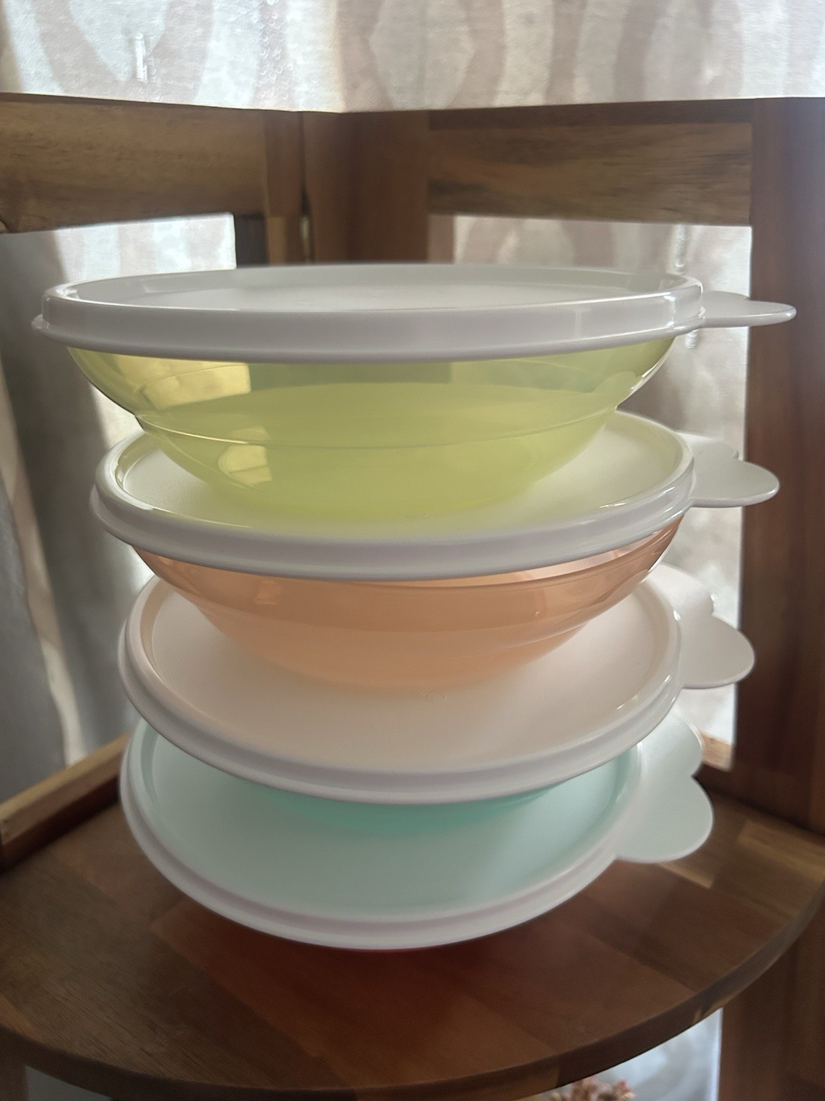 Tupperware Classic Cereal Bowls Set 4 380 mL Multicolor Snap Lids Stackable