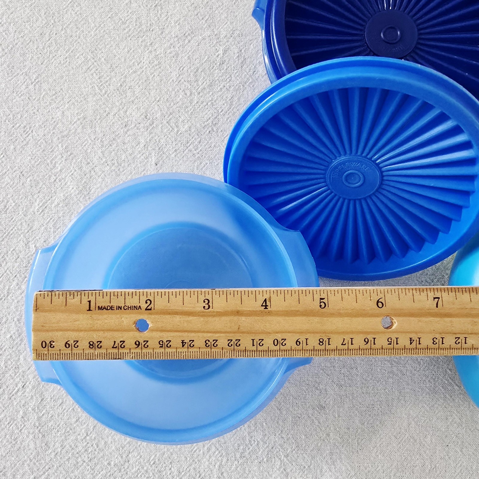 Tupperware Servalier Bowls 1 1/4 Cup With Seals Set Of 2
