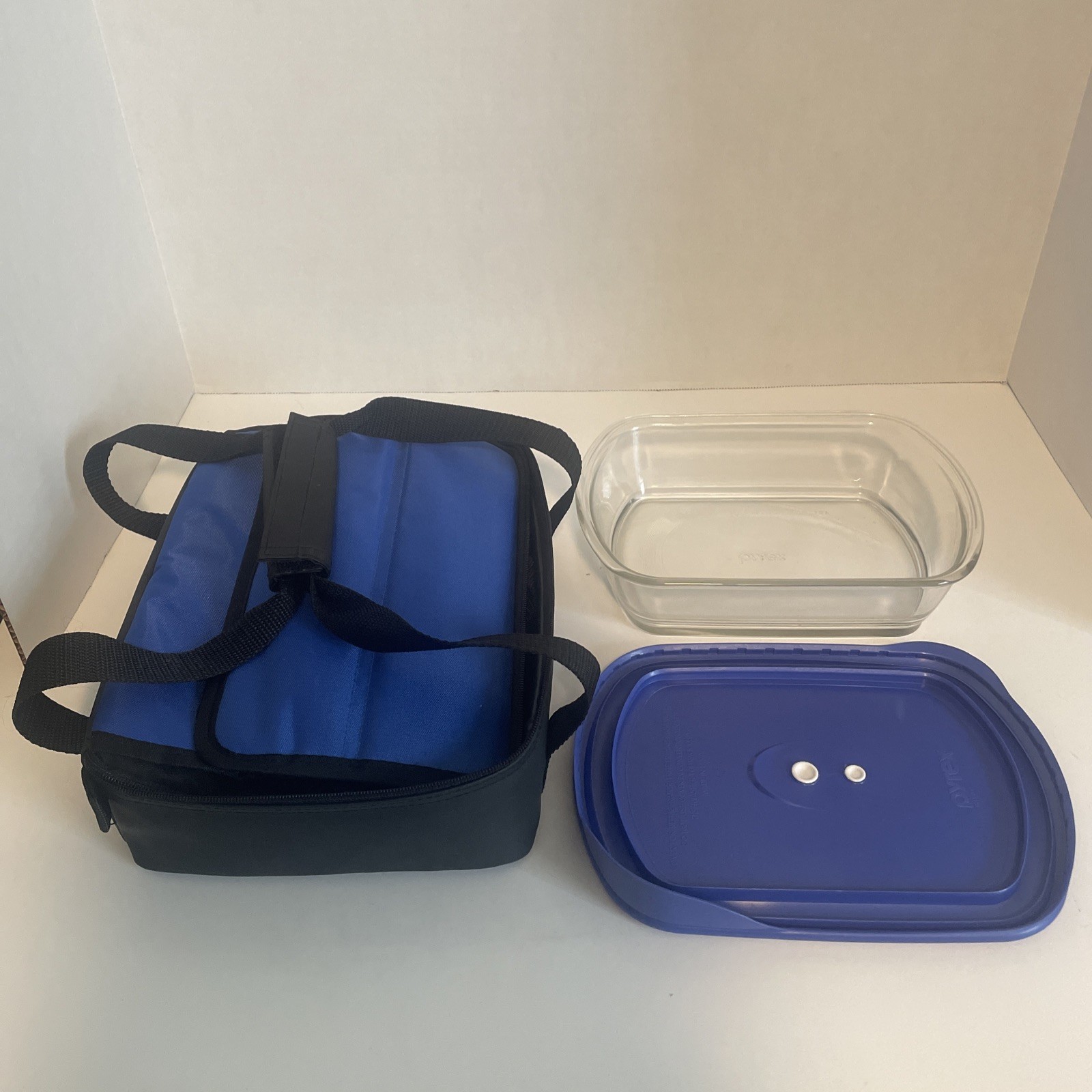 Pyrex Portables Personal Size 5 cup 1.2 L Insulated Food Carrier Set 3 Piece