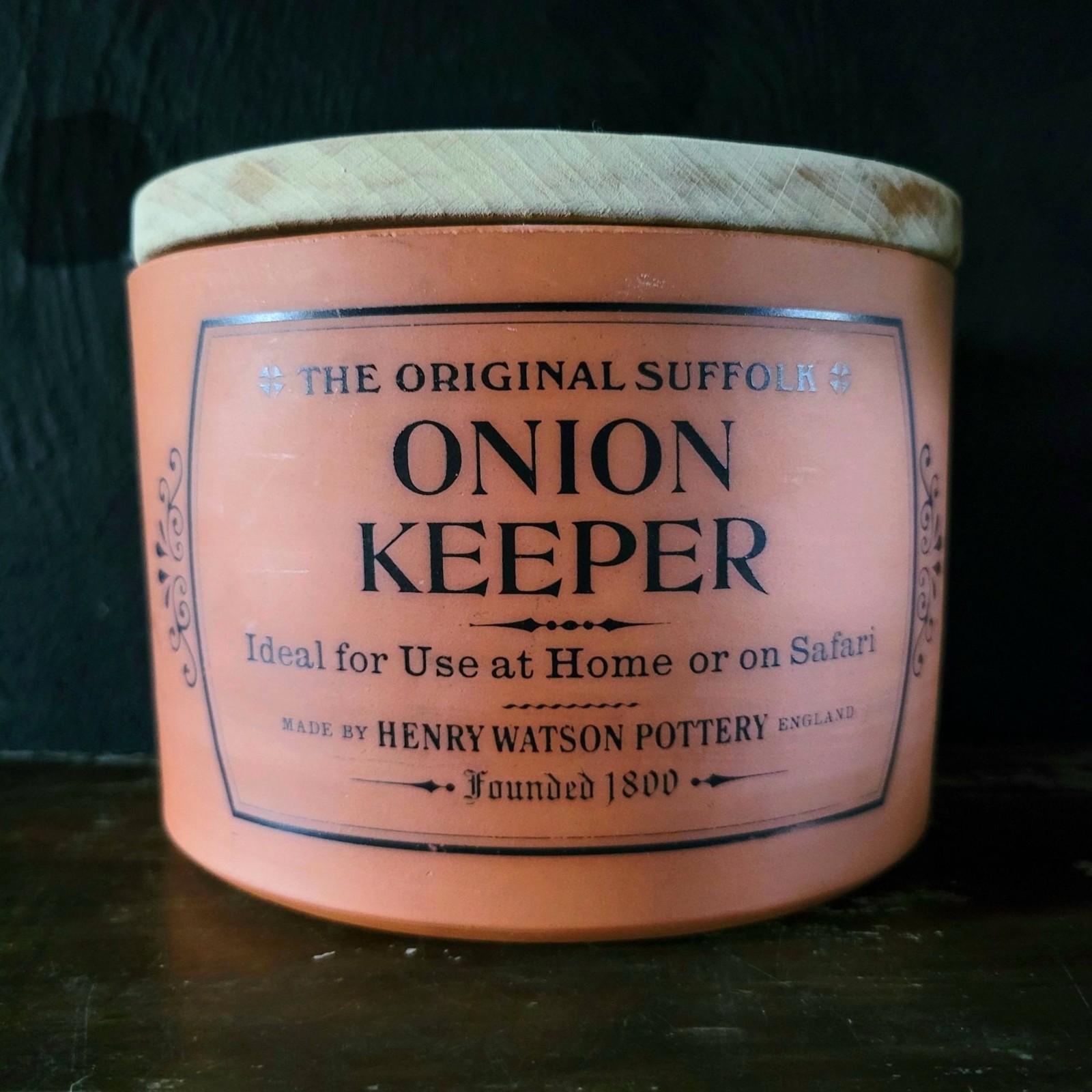 Henry Watson Pottery Suffolk Terracotta Onion Keeper With Wooden Lid
