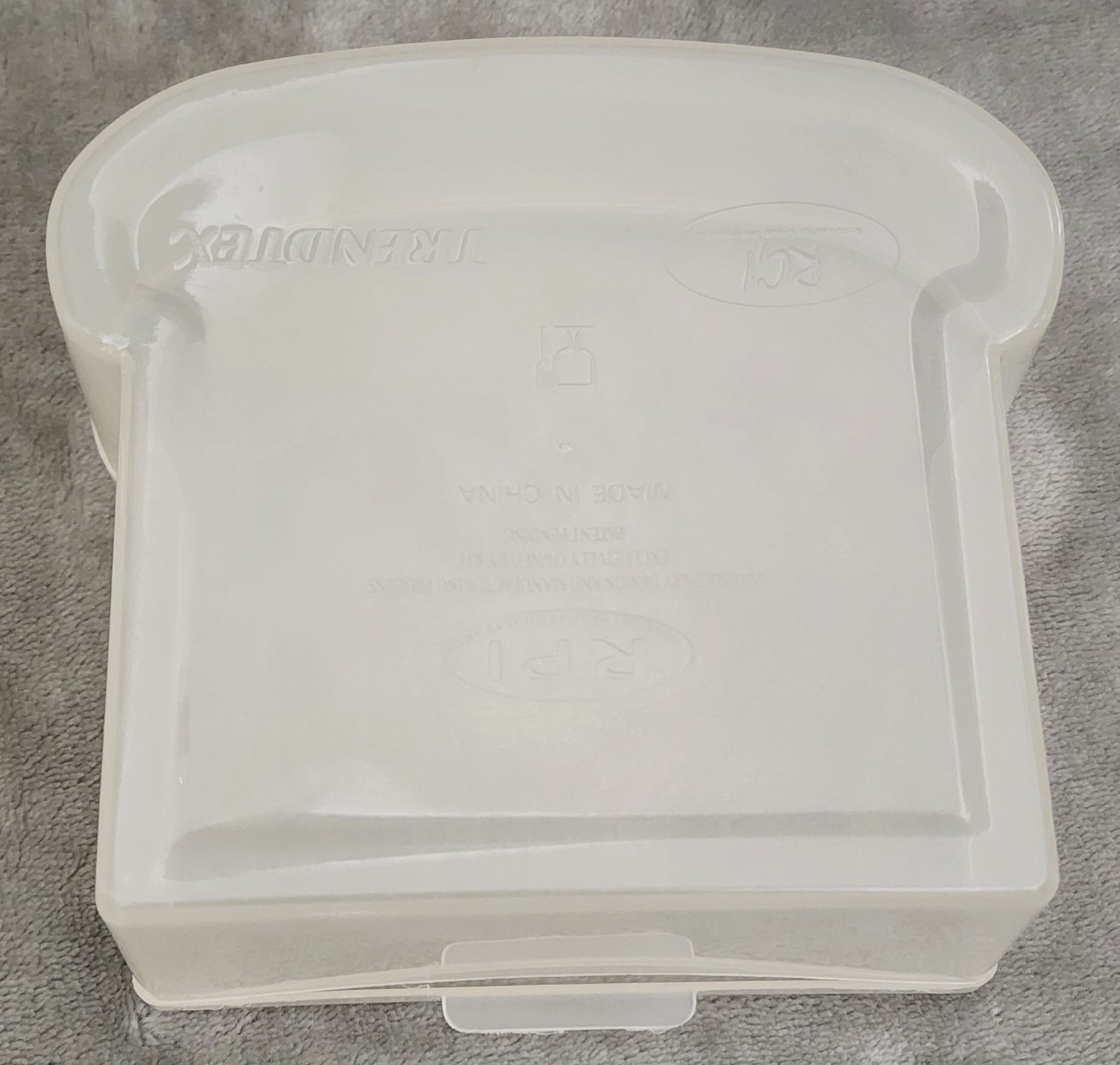 Vintage RPI Trendtex Sandwich Shaped Keeper – Hinged Lid – Clear Plastic – Rare