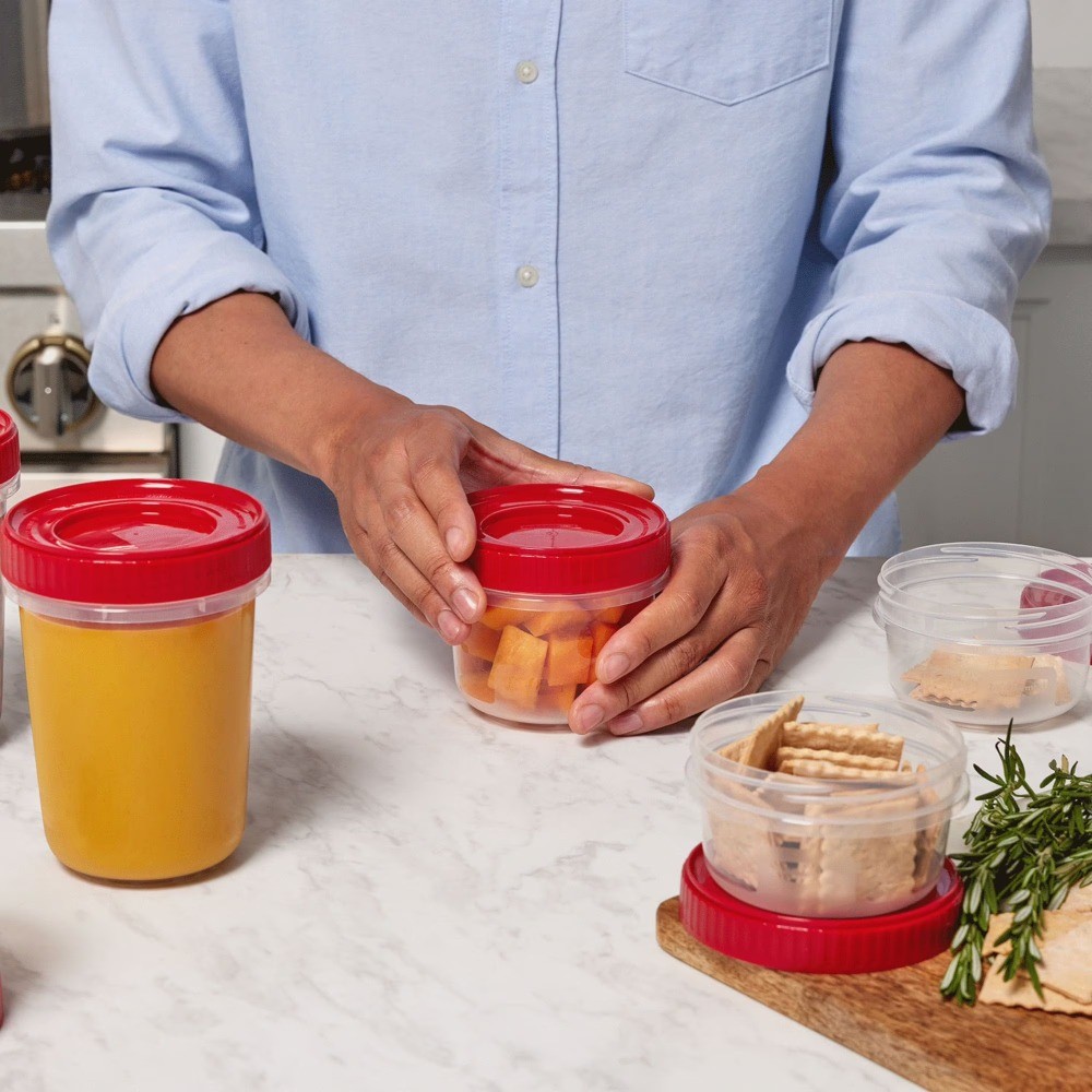 Rubbermaid Takealongs 12 Piece Food Storage Set, Red