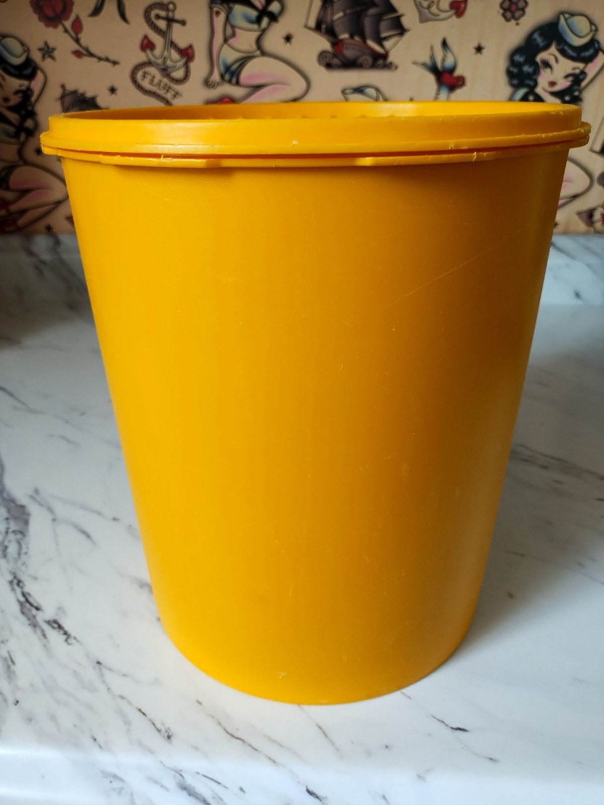 Tupperware 1339 large 6 qt. yellow orange maize Servalier canister