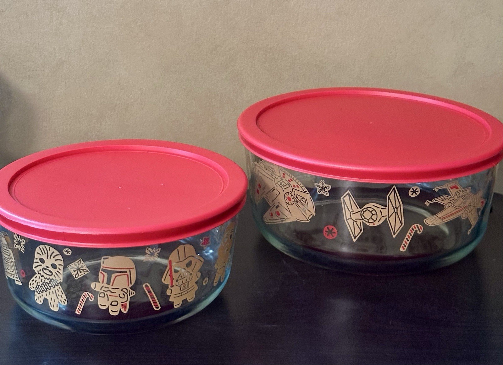 Pyrex Star Wars Holiday Glass Food Storage Set 4pc – 4 Cup & 7 Cup Bowls W/ Lids