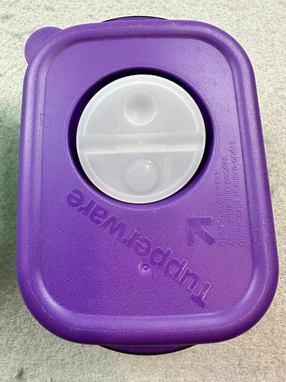 Set of 2 Tupperware 1 cup Rock n Serve & 4 oz. Freeze Smart Mini