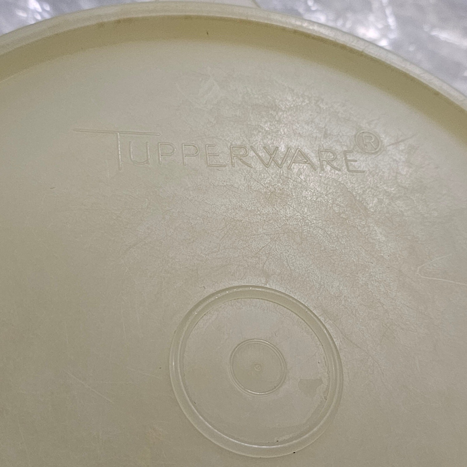 Vintage Tupperware Cereal Bowl 155-36 and lid 227-44
