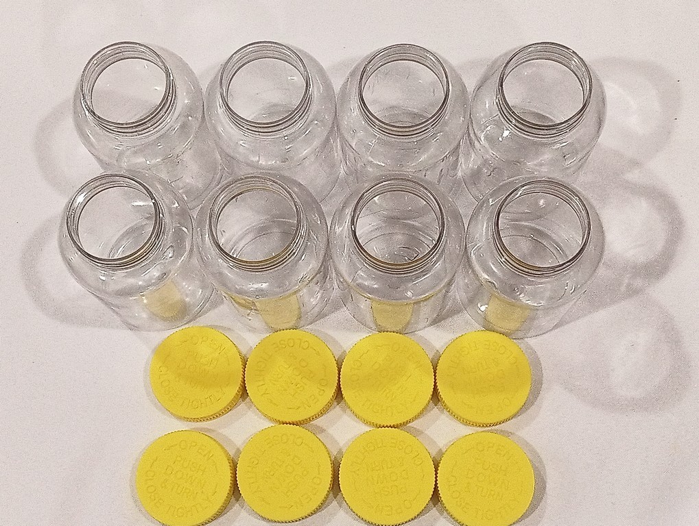 18 oz Plastic Jars W/ Leak Proof Lid Lot of 8 Food Craft Storage Clear Container