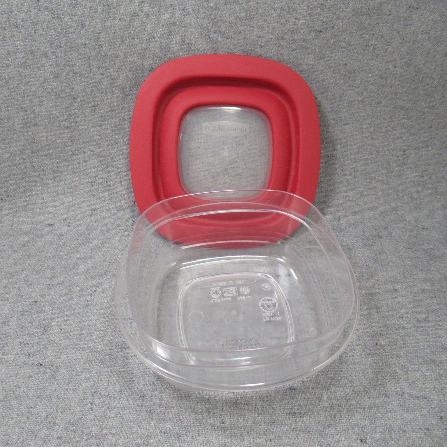 3 Rubbermaid Premier Storage Square Container 3, 2, 1.25 C Stripes Red Lids Lot