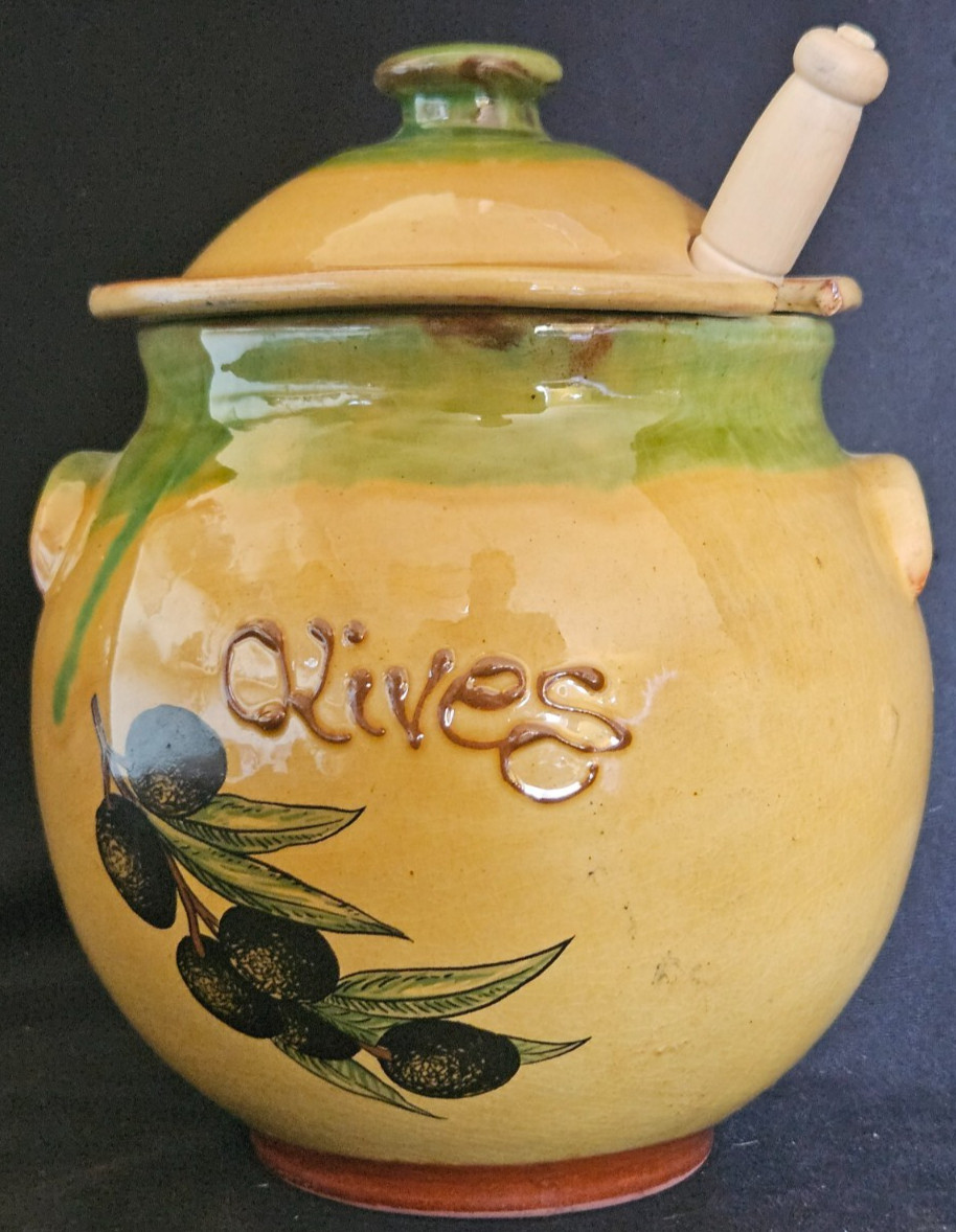 Vintage Taste of France Ceramic Olive Jar w/ Lid & Spoon. 7 1/4″ x 6″. Nice.