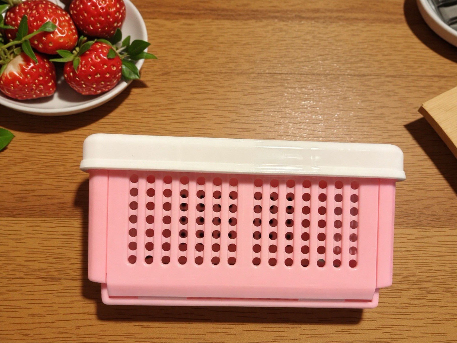 NWT Hello Kitty Sweet Style Berry Keeper