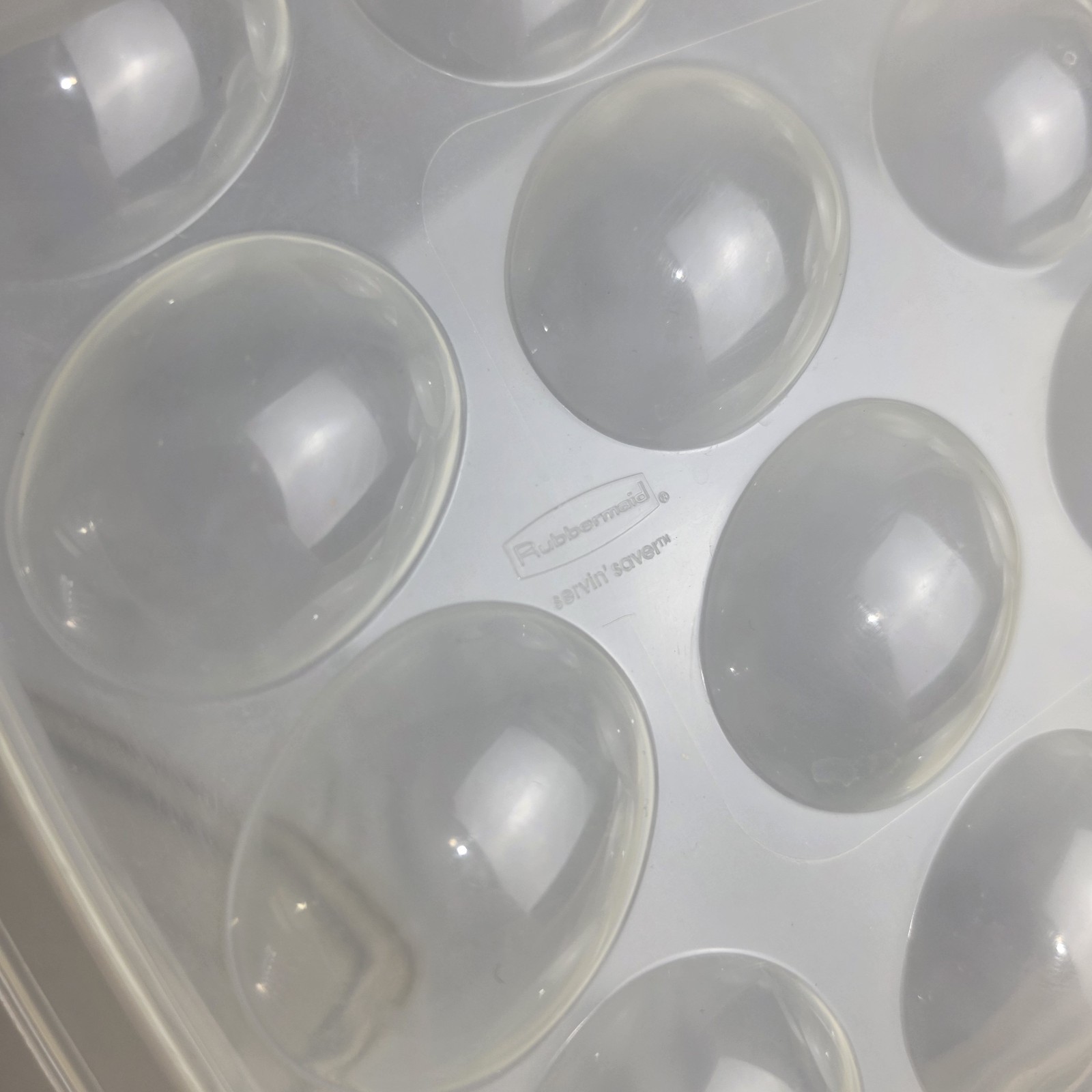 Rubbermaid 20 Deviled Egg Serving & Storing Tray Servin’ Saver 0070 & Almond Lid