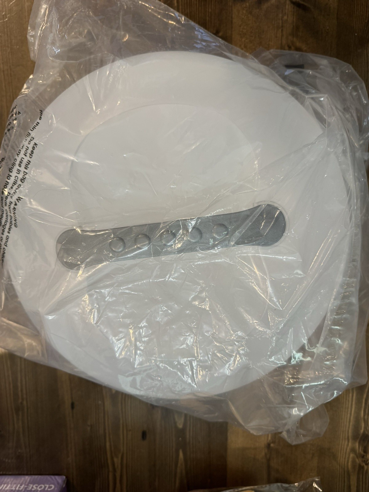 Sterilite Cake Server Circular Serving Container White- 12″ Cake