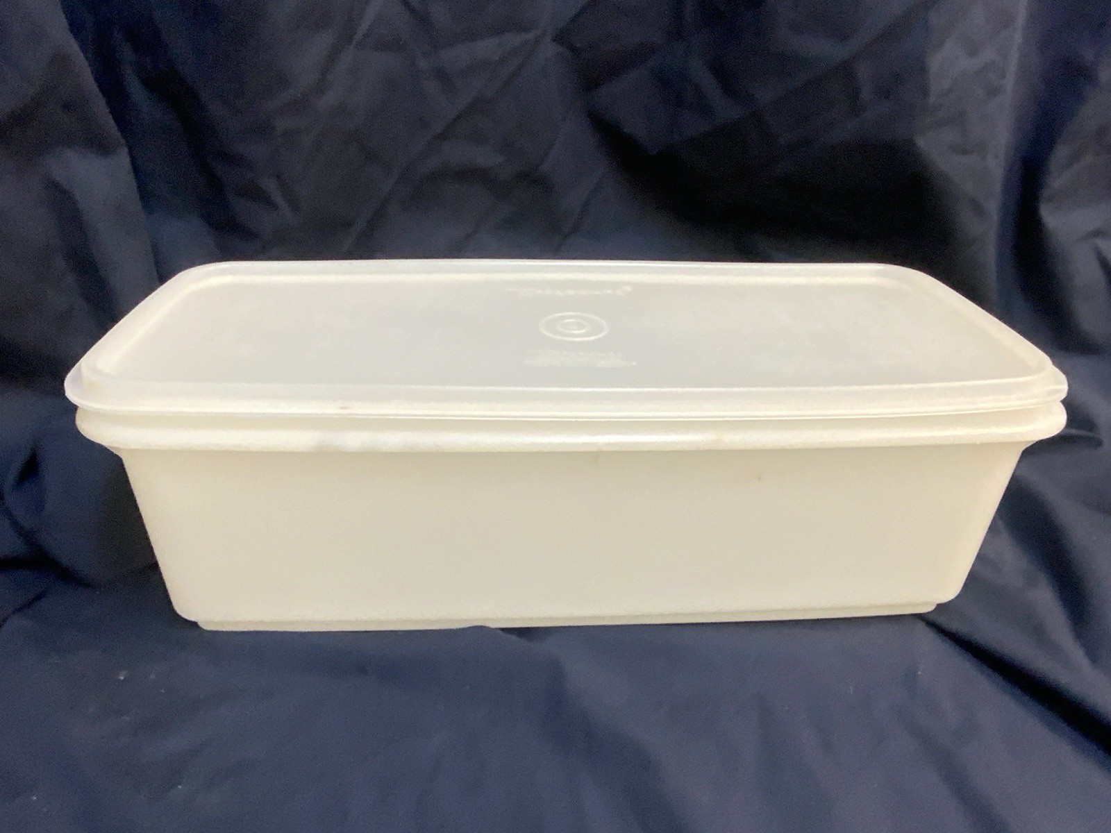 Vintage Tupperware #782 White Celery/Vegetable/Bread Keeper