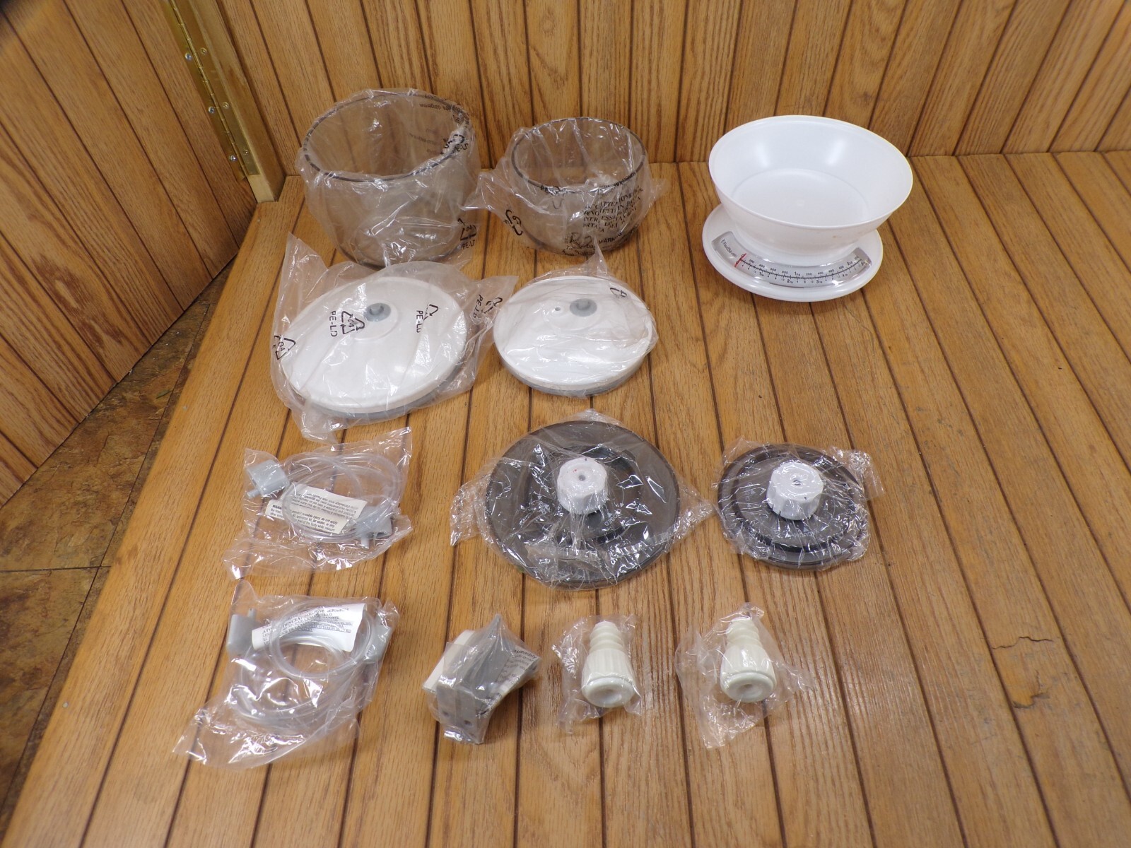 FOOD SAVER VACUUM SEAL SNAIL CONTAINER SET SMOKE WITH ACCESSORIES & SCALE NEW