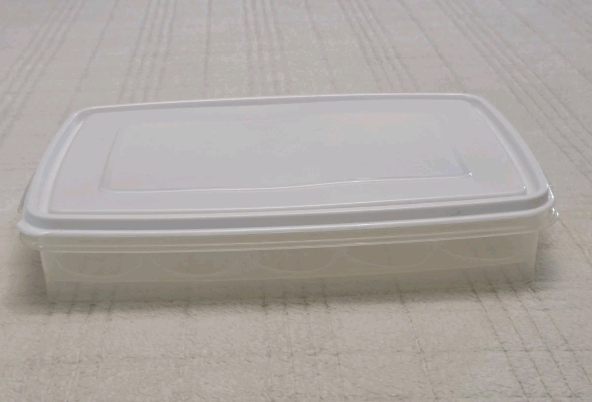 Vtg Rubbermaid Servin’ Saver 20 Deviled Egg Keeper Container White Lid #7