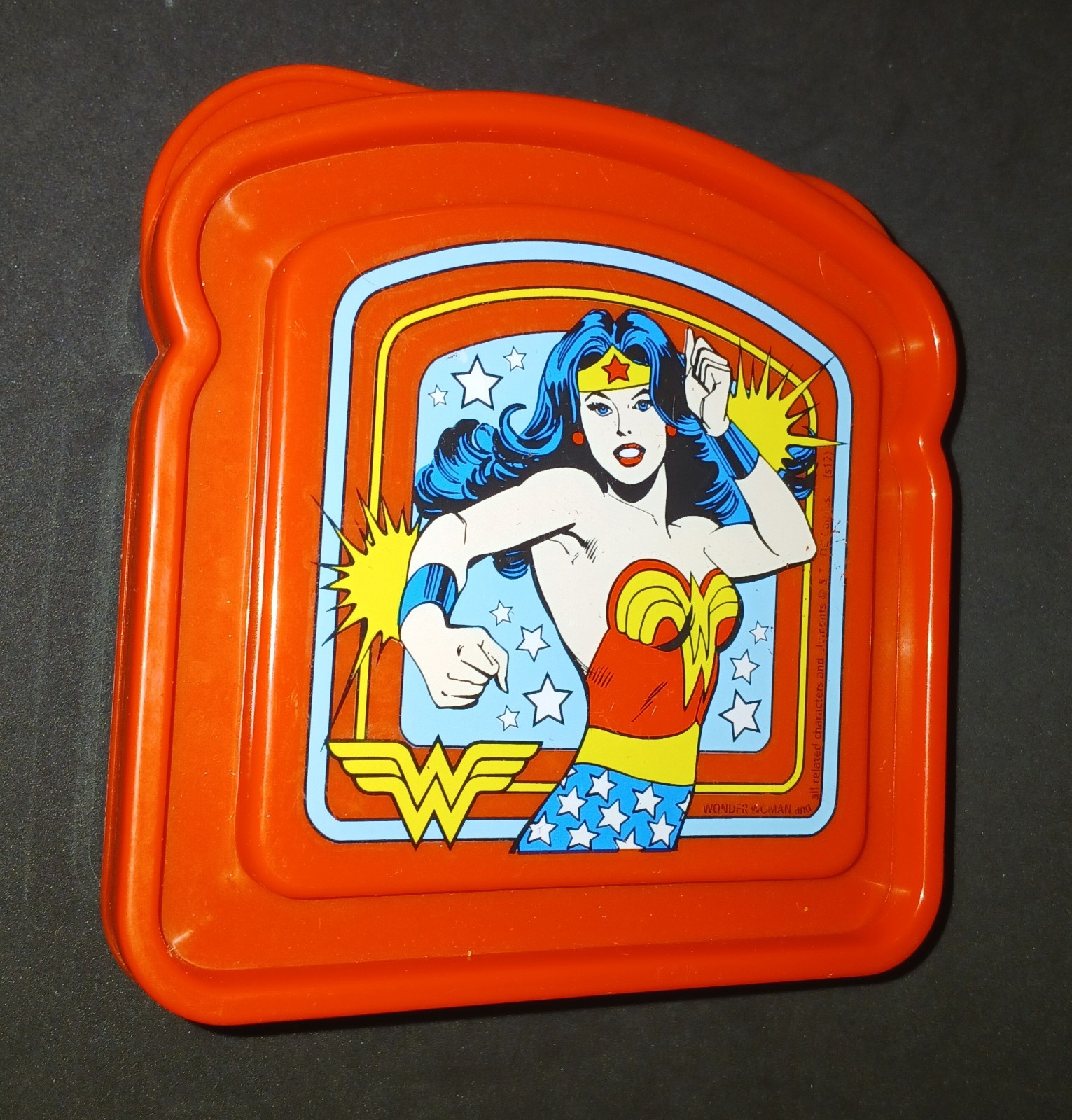 Wonder Woman Plastic Sandwich Box (Zak! Designs) Great Condition