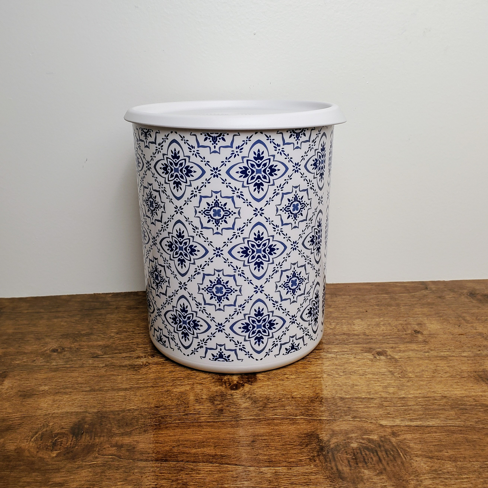 Tupperware Sugar Coffee Canister 12 Cup One-Touch Blue Design New