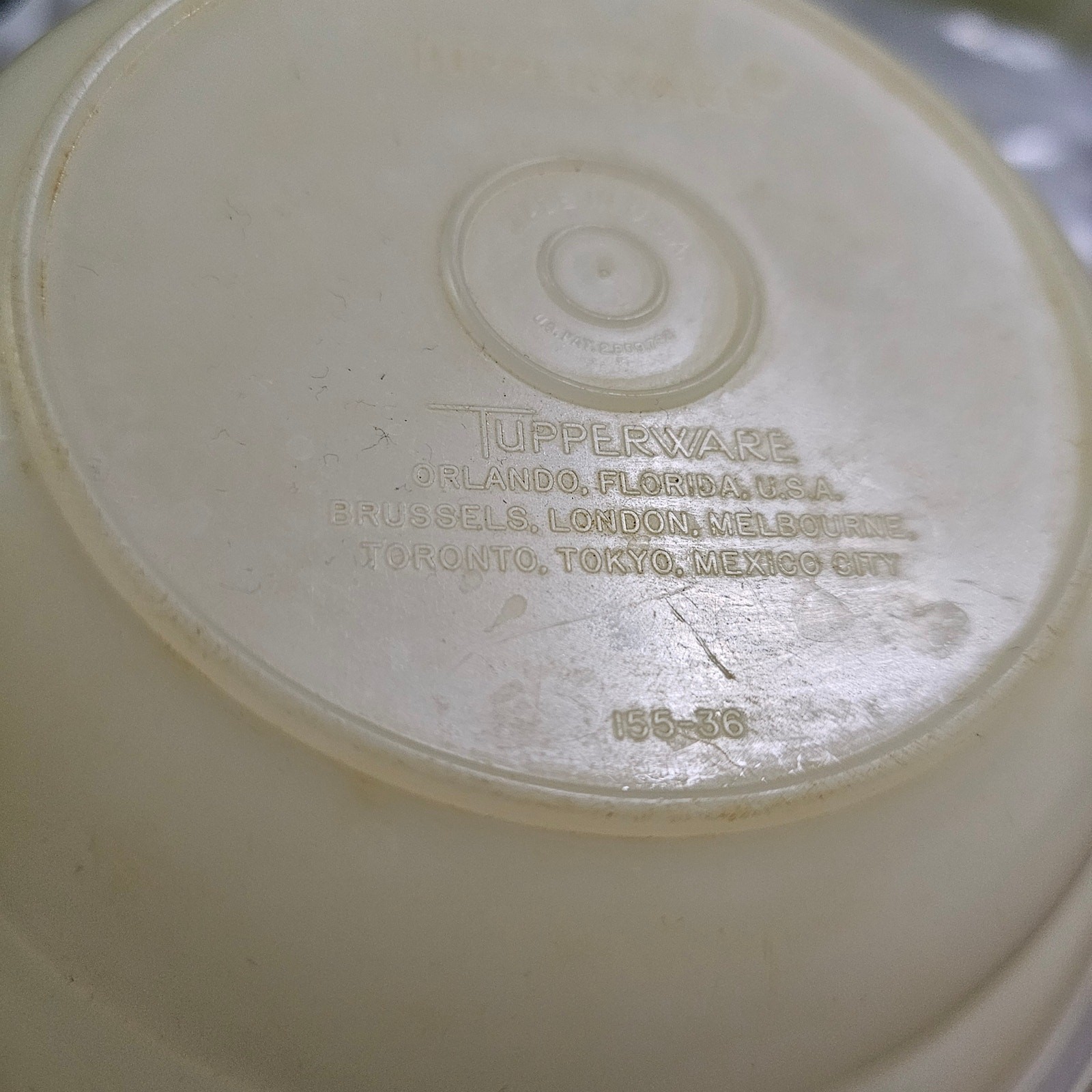 Vintage Tupperware Cereal Bowl 155-36 and lid 227-44