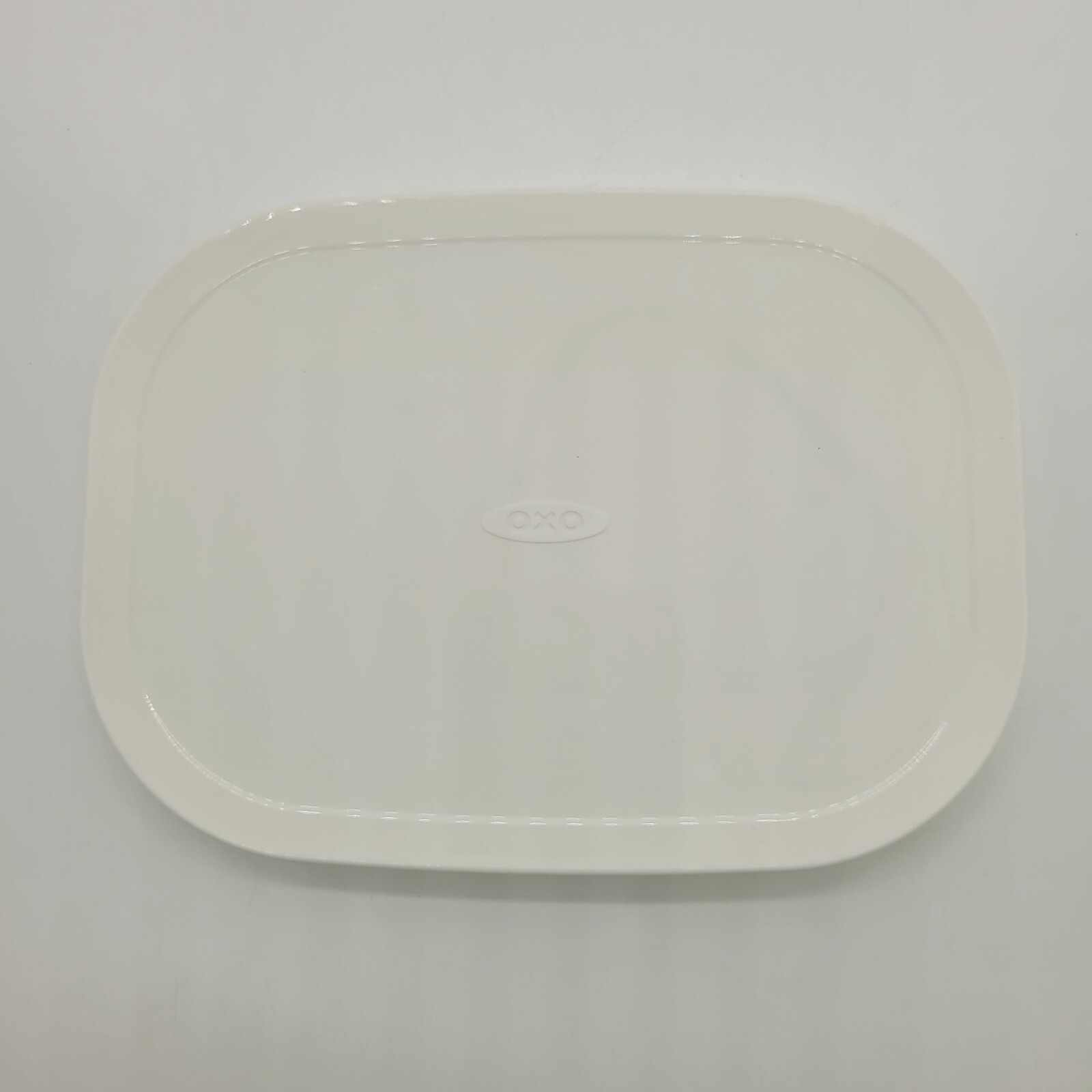 OXO GreenSaver Produce Keeper 2.8 Quart White Stand up Tub w/ Strainer Basket