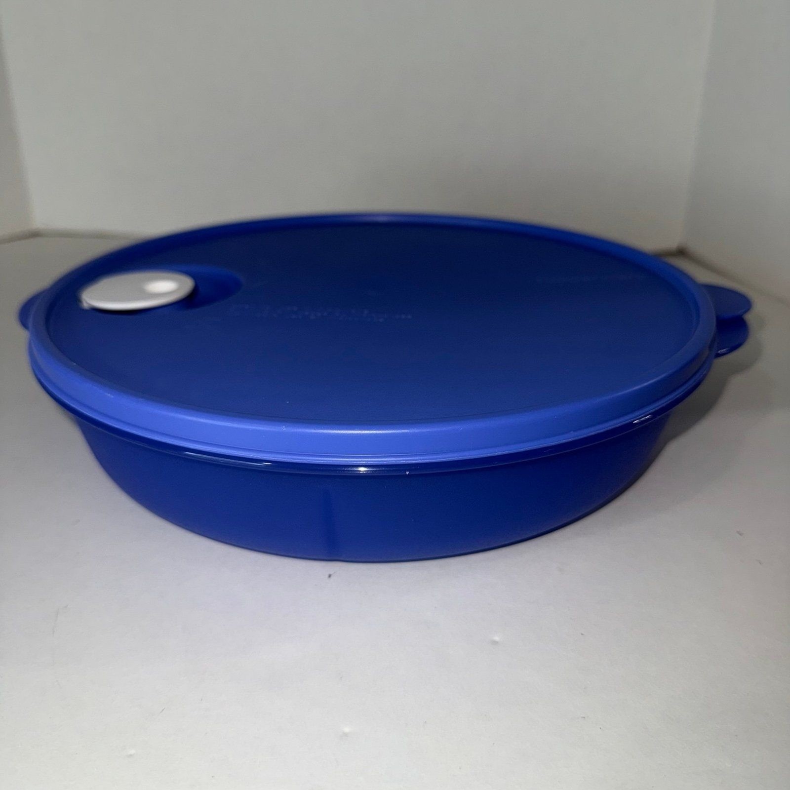 Tupperware CrystalWave Plus Divided 3 Way Microwaveable Container Vent Lid Blue