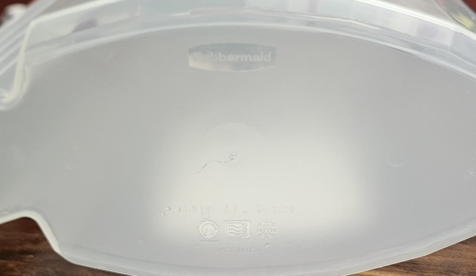 Rubbermaid 1.5 Gallon Clear Cereal Keeper Red Lid Made in USA Easy Pour 556 P