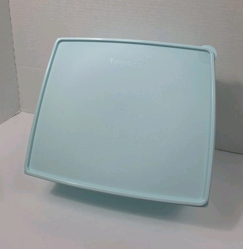 New Tupperware XL Blue Snowflake Freezer Mates rectangulr container 25 cups/6L
