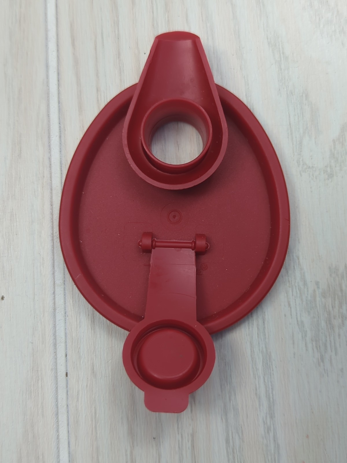 Tupperware Sweet Saver Syrup Dispenser 640-10 Red Lid pour Spout vintage