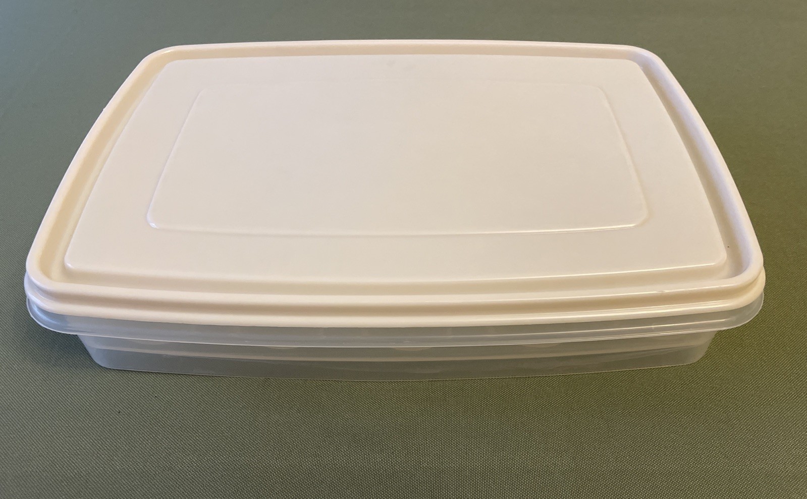 Rubbermaid Servin’ Saver Container #0070 #7 Deviled Egg Carrier Keeper CHARITY