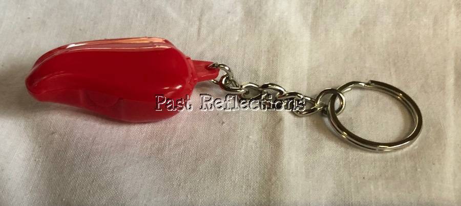 TUPPERWARE RED CHILLI CAPSICUM FORGET ME NOT KEYCHAIN KEYRING