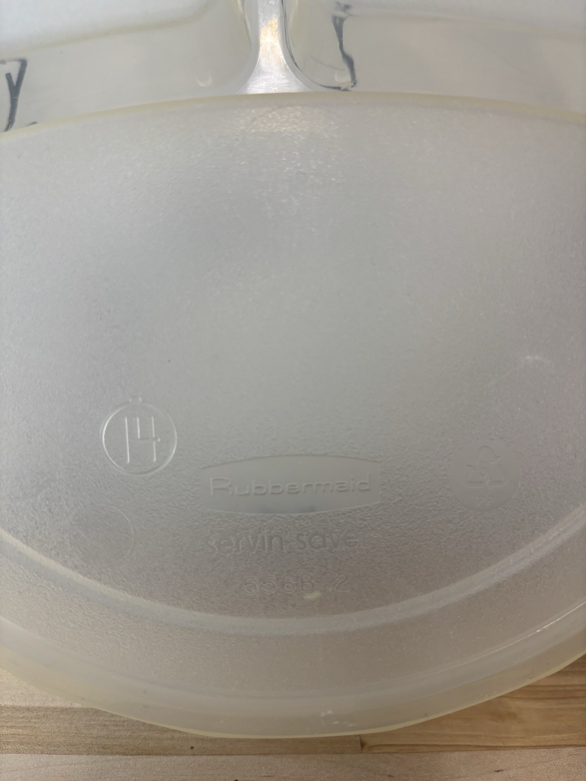 VTG Rubbermaid Servin’ Saver #14 3 Section Meal Prep Containers Snap Lid Lot 2