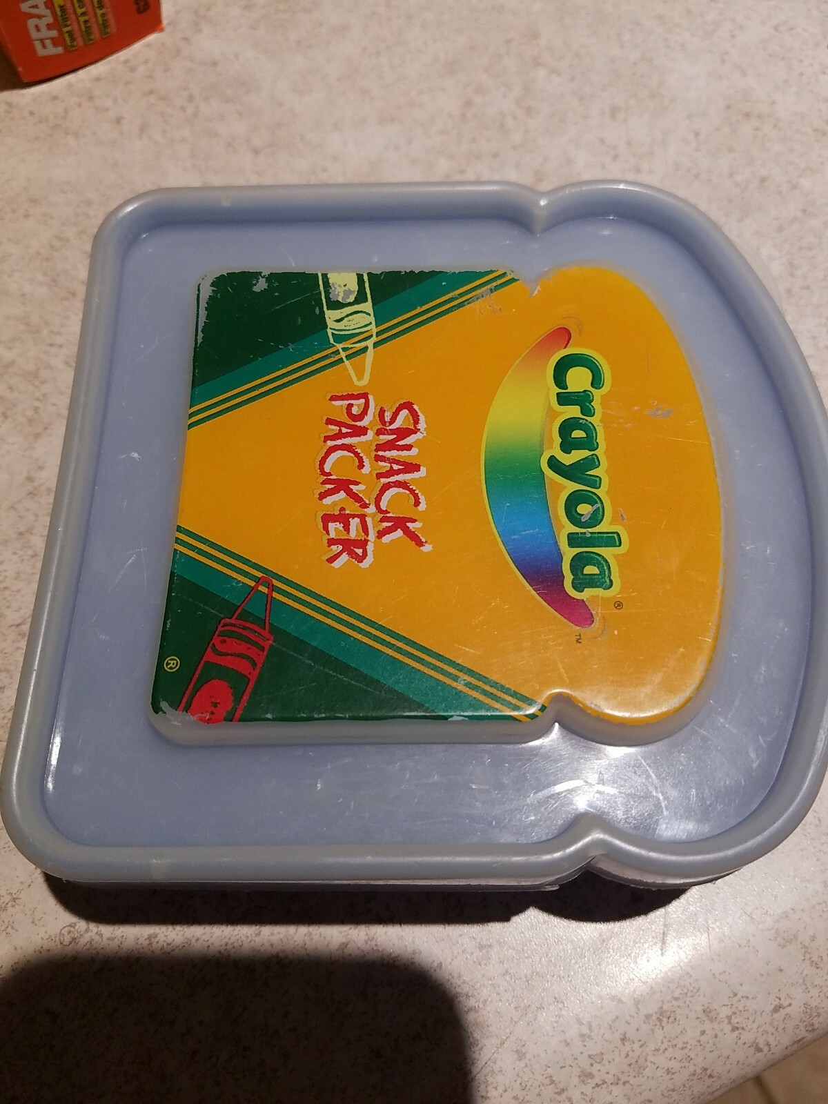 Crayola Snack Sandwich Packer Container Kid’s Love Crayons – Blue 2003 EUC