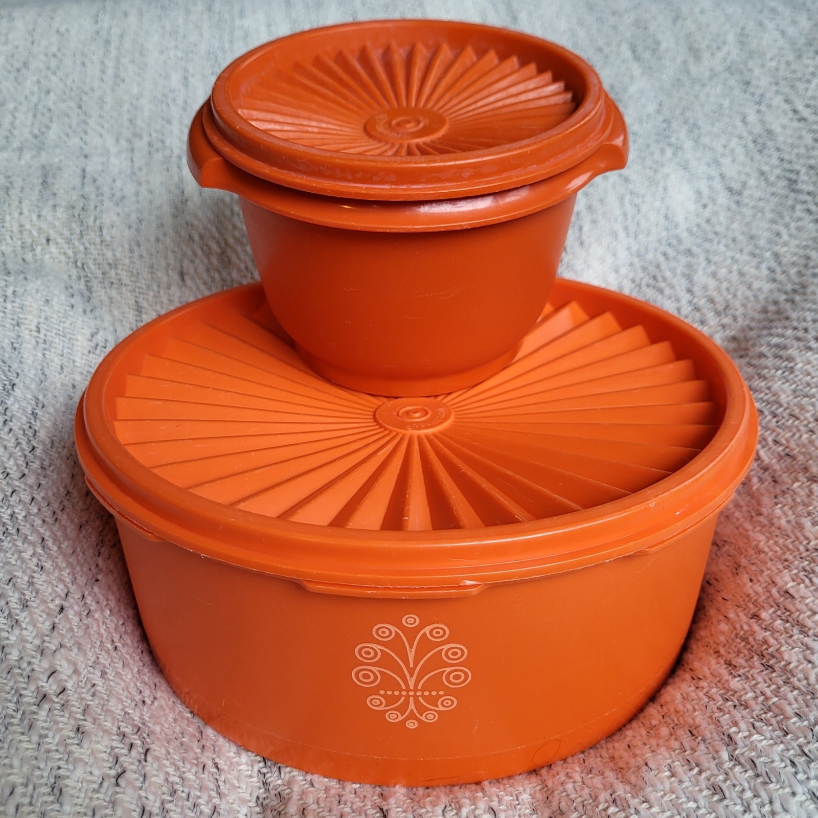 (2) Vintage Orange Tupperware Containers Round 1204-6 and 886-8 With Lids