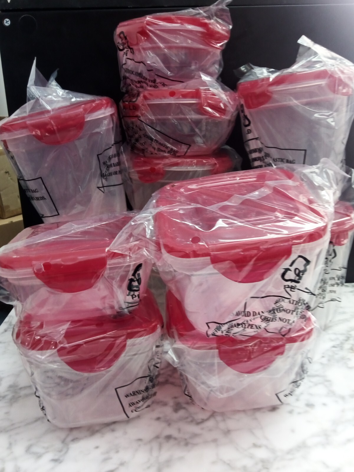 Lock N Lock 12 Piece Set Red Variety of Small Sizes Round & Square