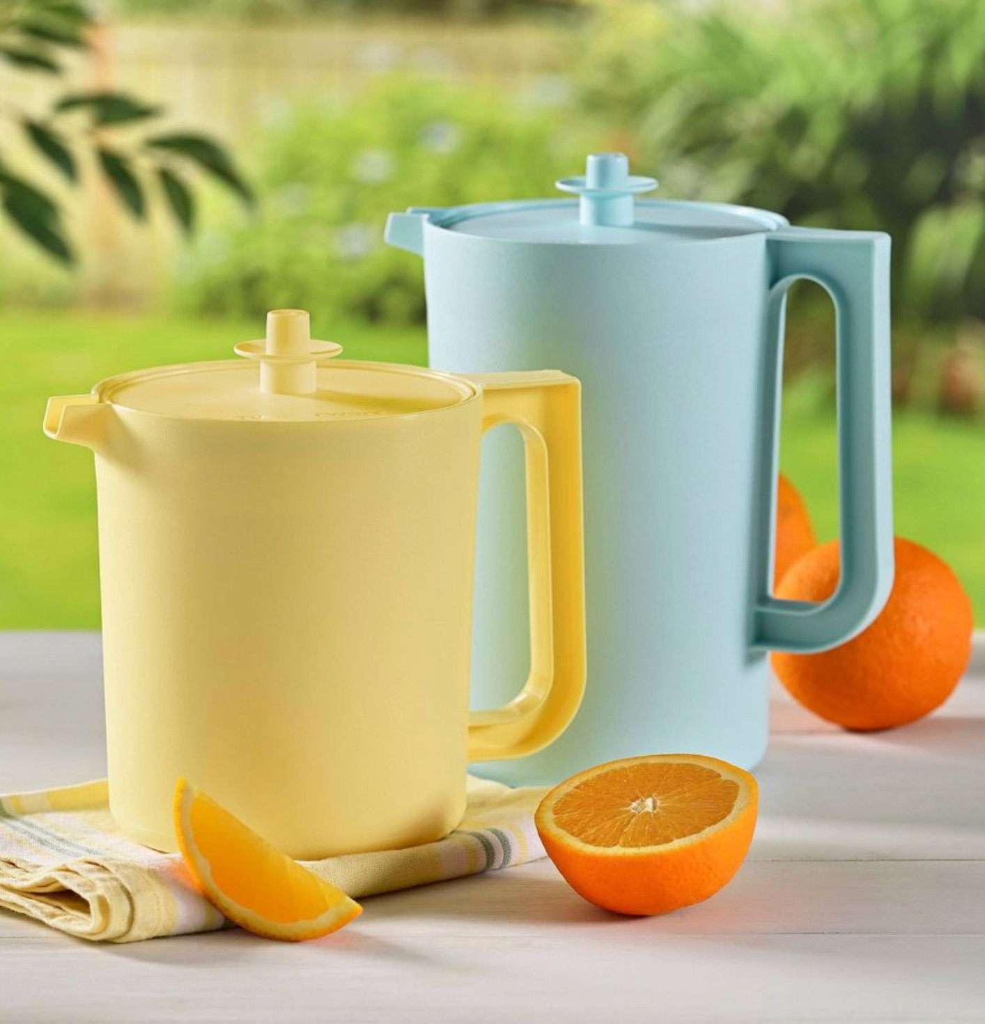Tupperware Classic Pitchers Set 1 + 2 Quart Push Button Seal Blue Yellow New