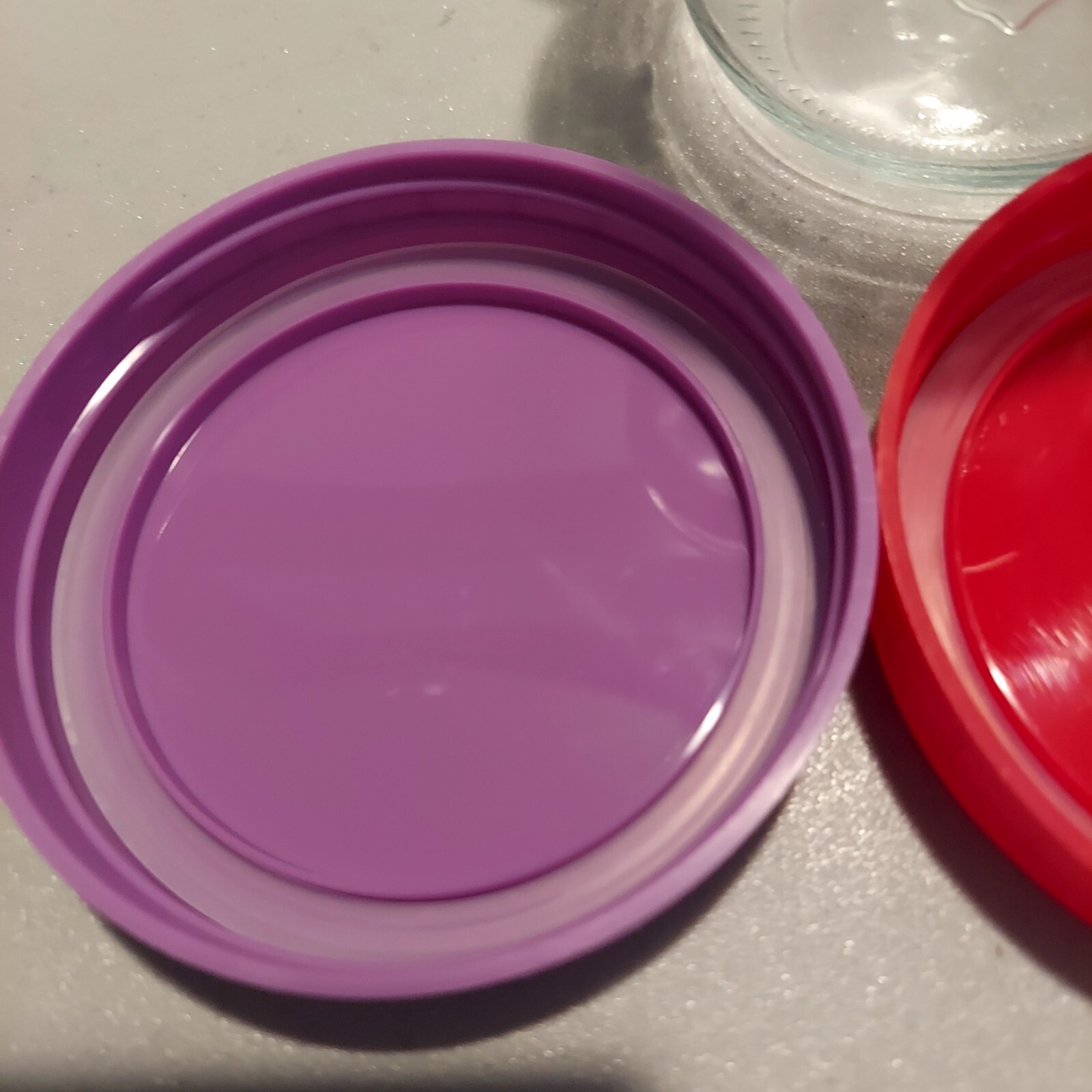 Mason Storage Jars Set of 3 – Screw On Color Lids, Silicone Band for Spoon/ Tag