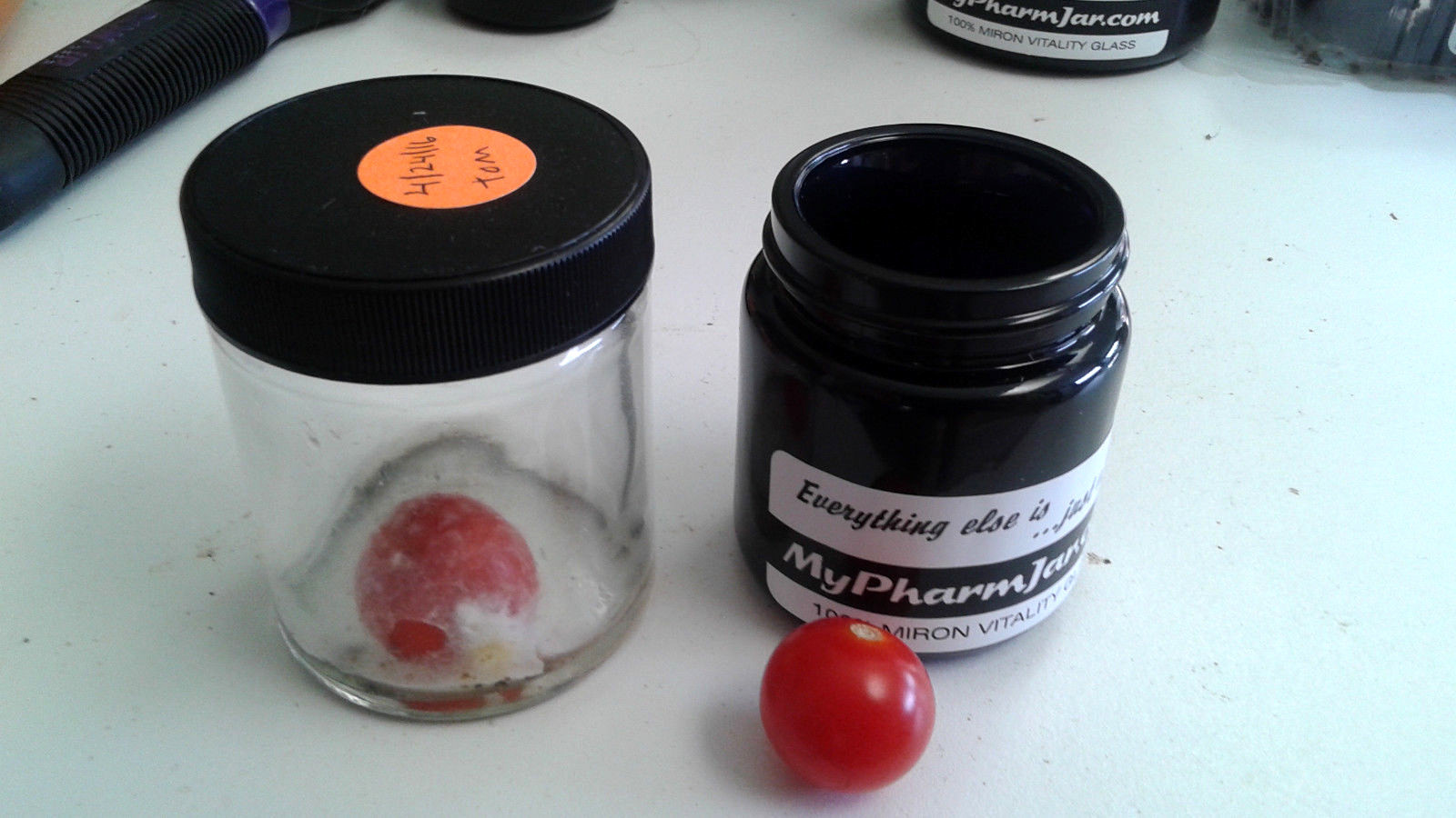 MyPharmJar Miron Glass Storage Jar 250ml w/digital humidity/temp sensor 2-Pack