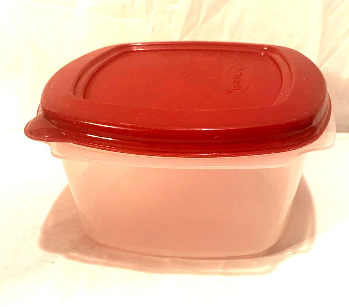 Rubbermaid #401F ~ 4.2 Cup Clear Container W/ Matching #401D Red Lid