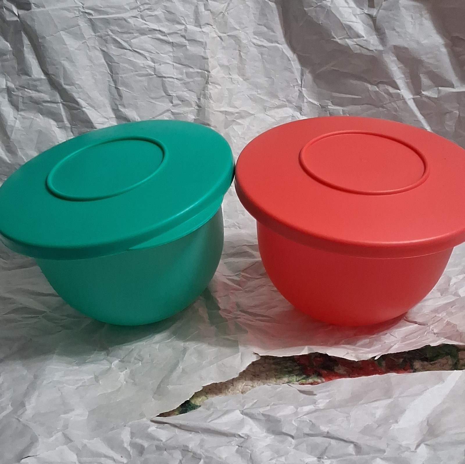 Round Plastic Food Storage Container Set w/ Snap Lids Green/Red 1.9-2.5L