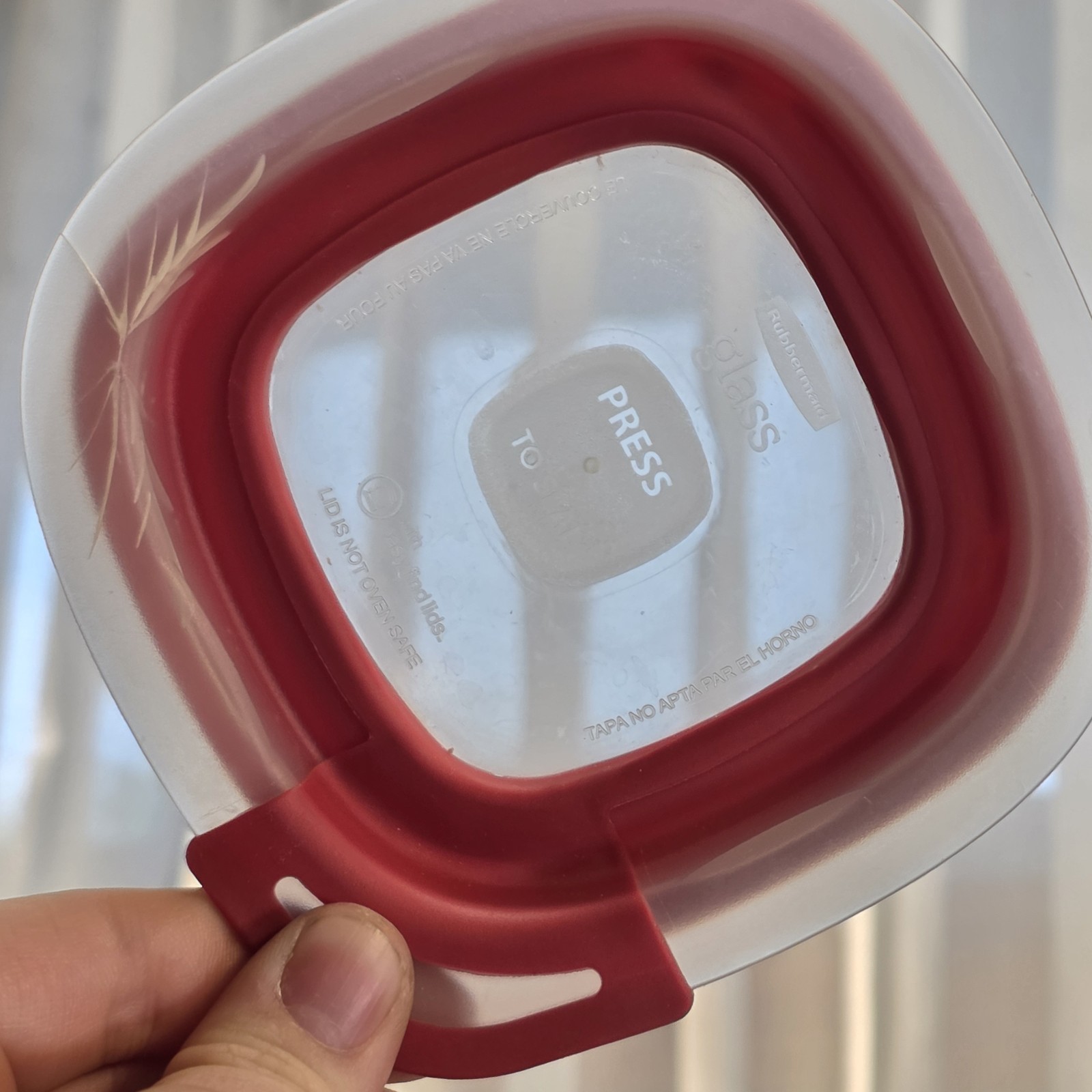 Rubbermaid Glass Container 1 cup/236mL 7N68 Lid Has Crack – Small Chip On Glass