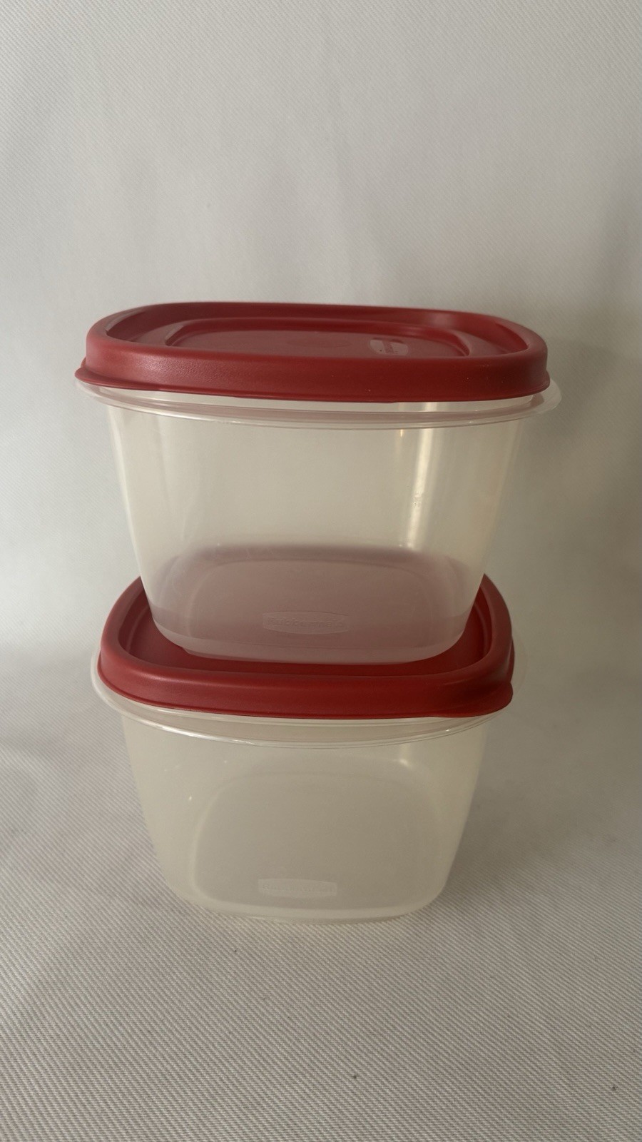 Set of 2 Rubbermaid 7 Cup Containers Easy Find Red Snap Lids 7J63 15 BPA Free