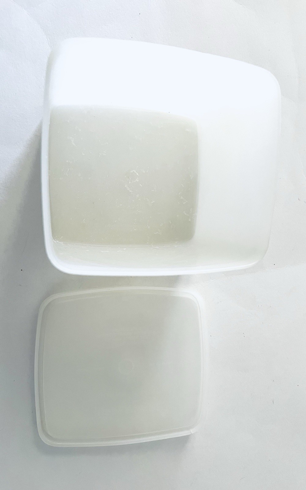 VTG Tupperware White Square Storage Containers Lot of 4 w/ Lids #312 #310 USA