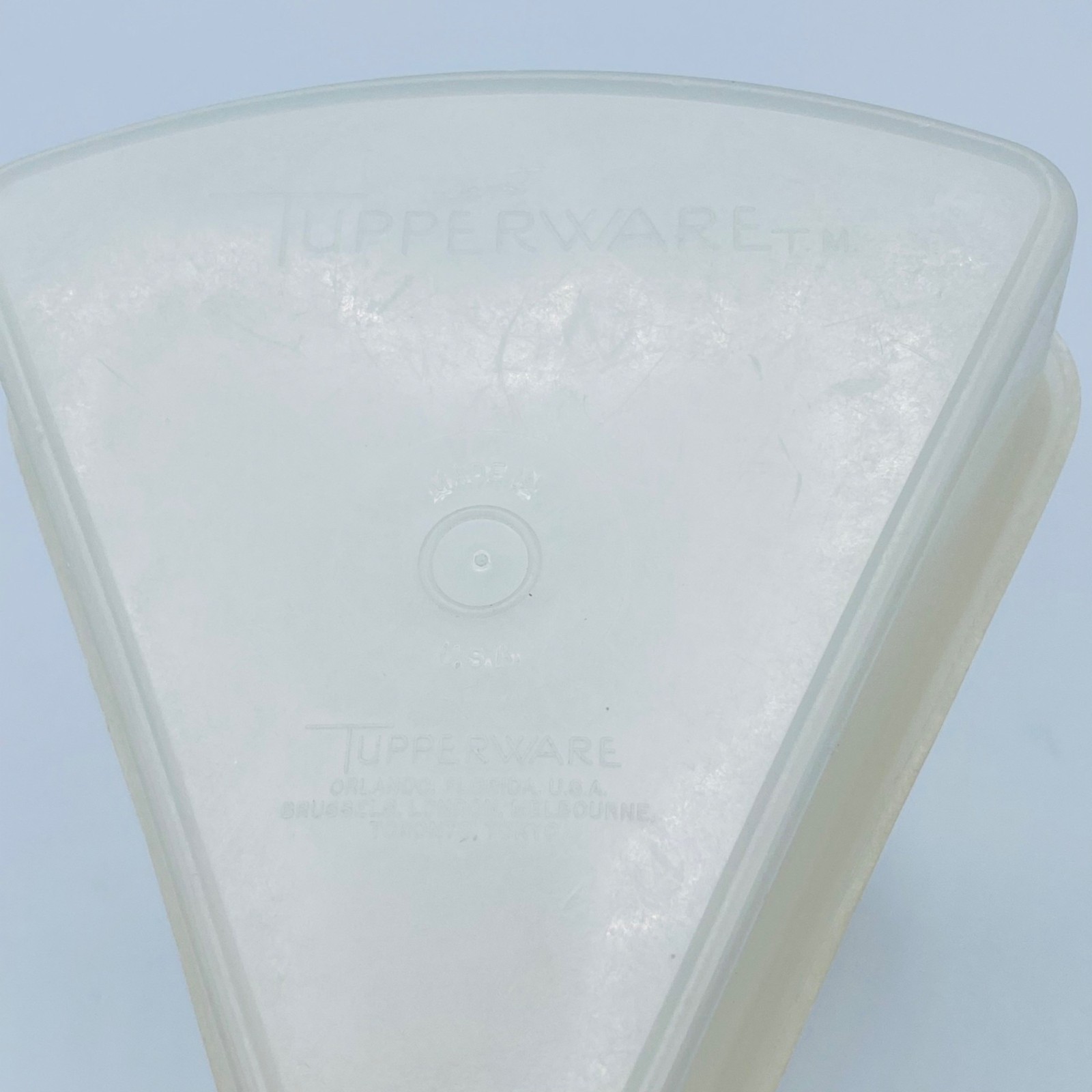 Vintage Tupperware 1967 Millionaire Line Pie Slice Keeper With Lid