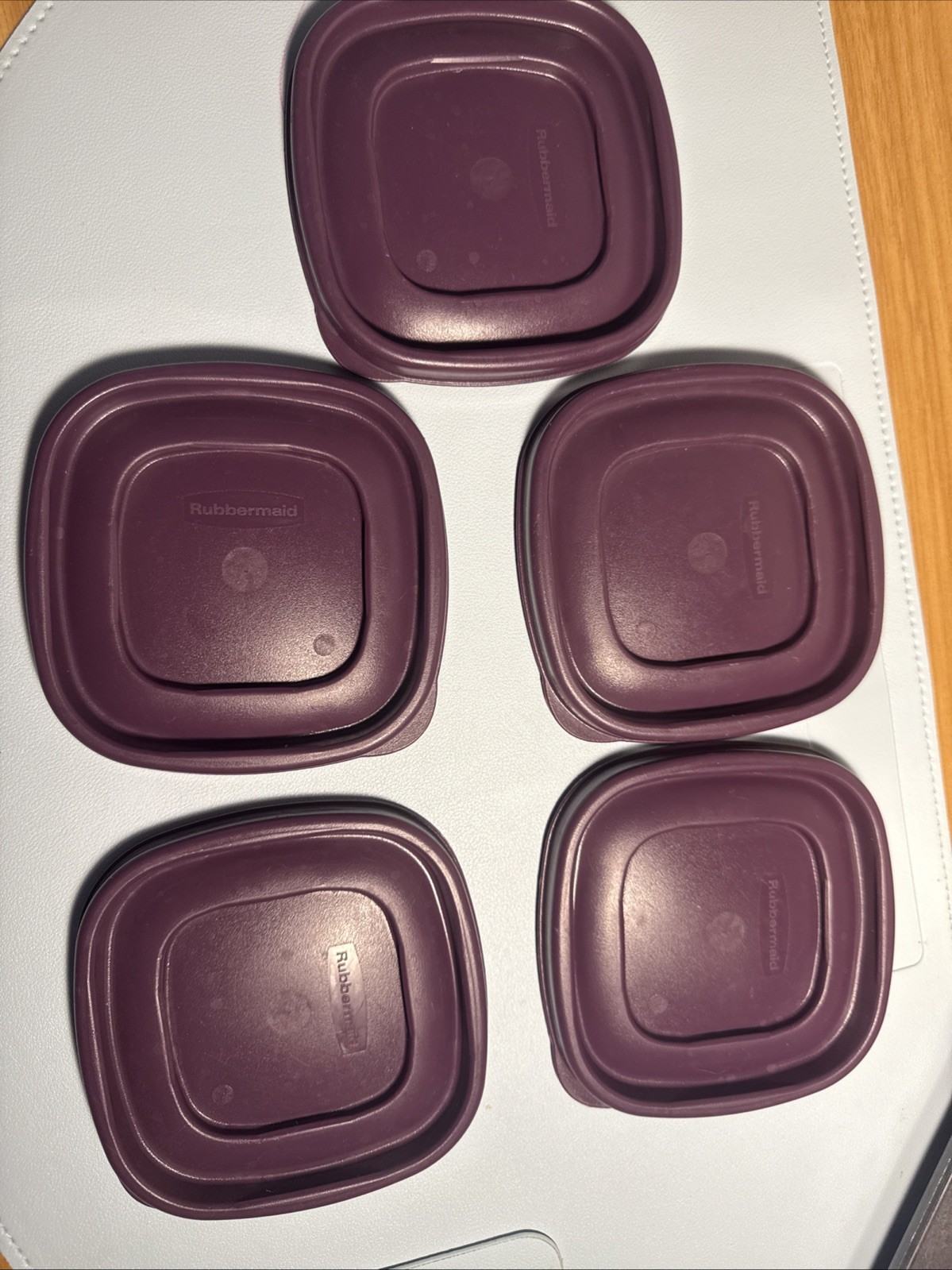 5 Rubbermaid Easy Find 7J58 Purple Square Replacement Food Container Lids 4.5″